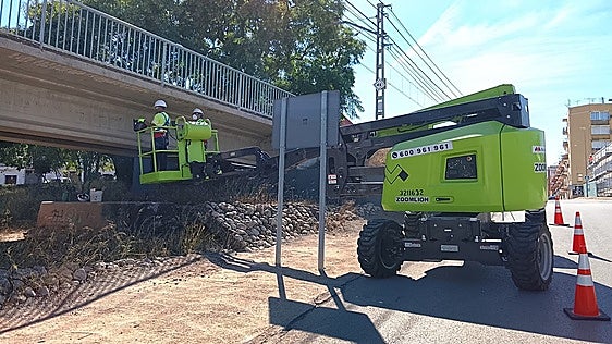 Metrovalencia realiza en Carlet trabajos de mantenimiento del puente ferroviario sobre el río Magro