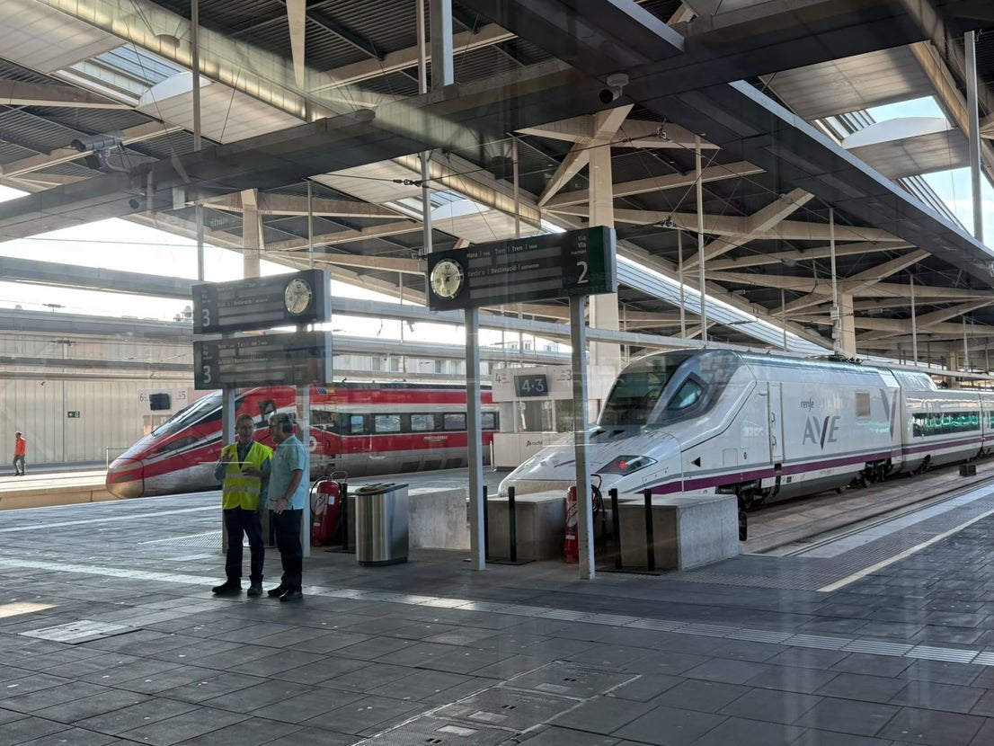 Fotos: Incertidumbre en la estación de Joaquín Sorolla tras el grave accidente de tren en Toledo