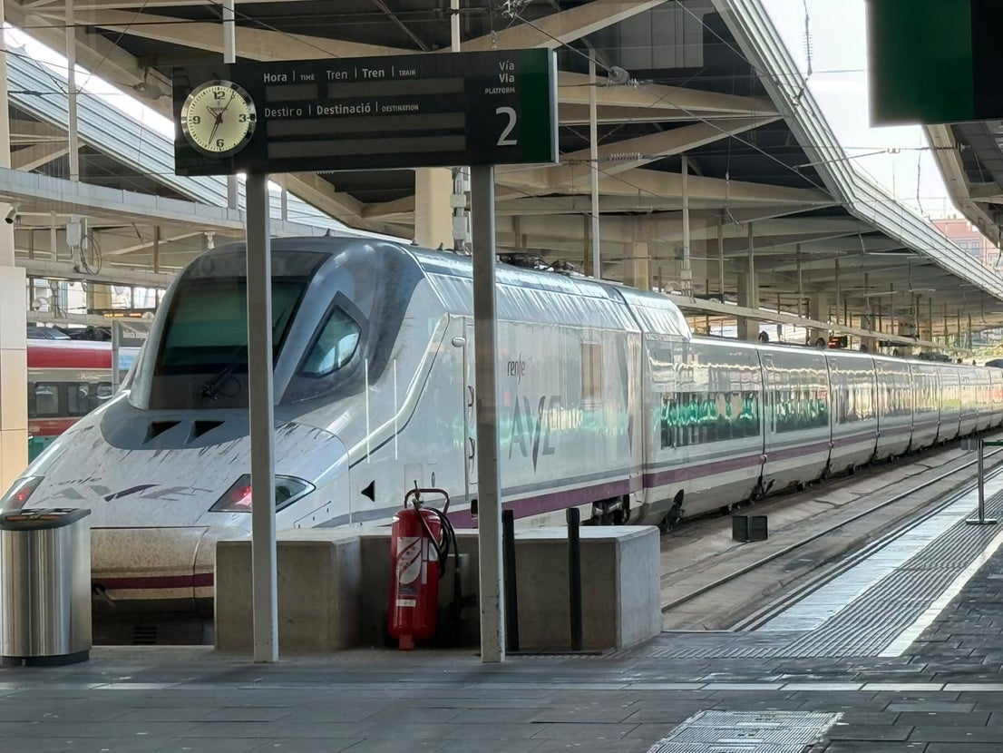 Fotos: Incertidumbre en la estación de Joaquín Sorolla tras el grave accidente de tren en Toledo