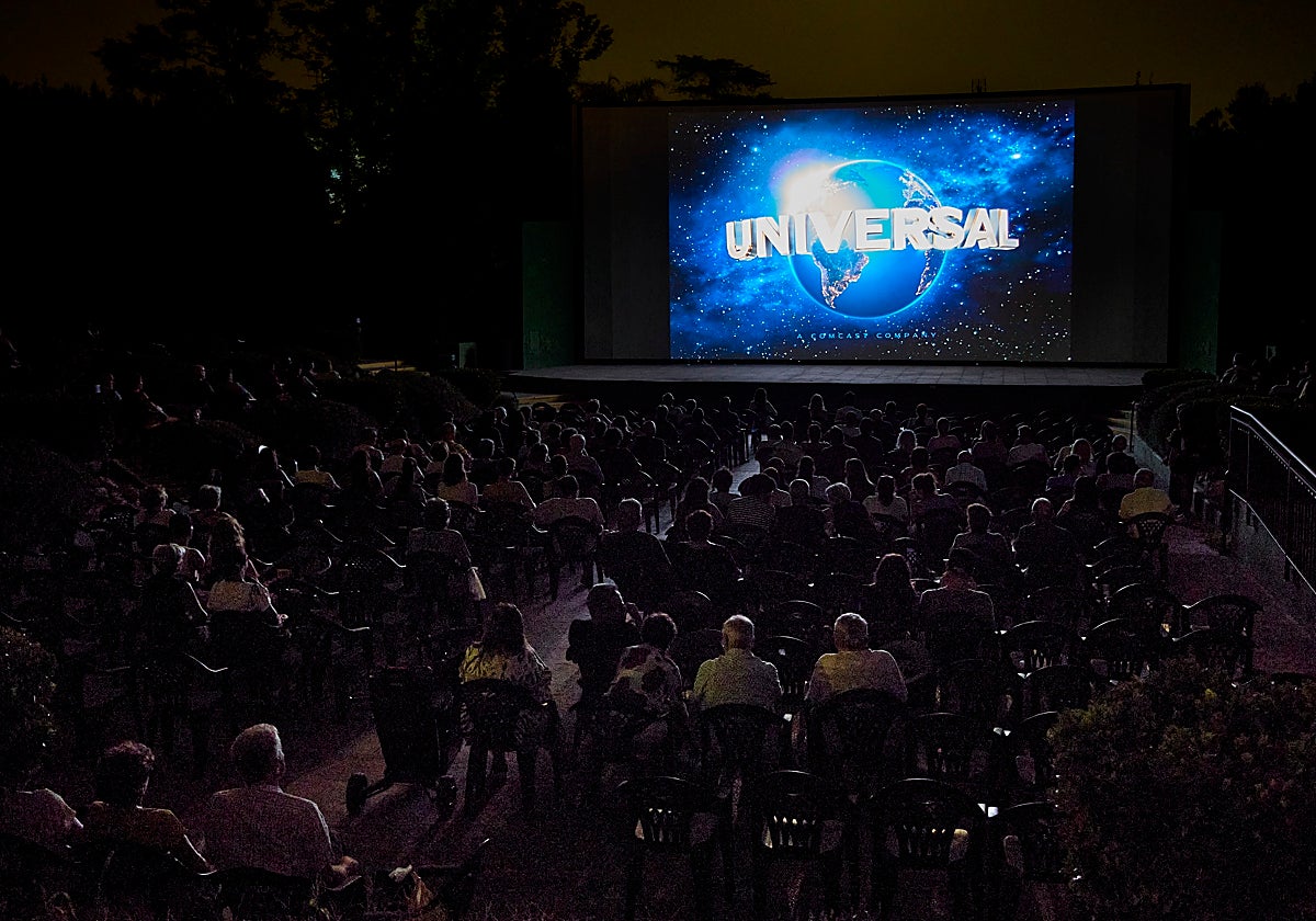 Tres alternativas para aprovechar el lunes 13 de julio en Valencia: música gratuita, cine al aire libre y feria de atracciones