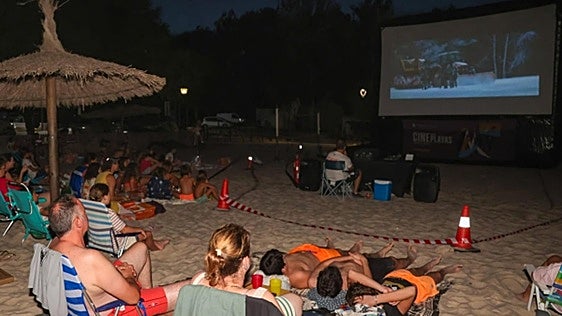 Cine gratis en 22 playas de Valencia, de La Patacona a Canet: qué película ponen hoy