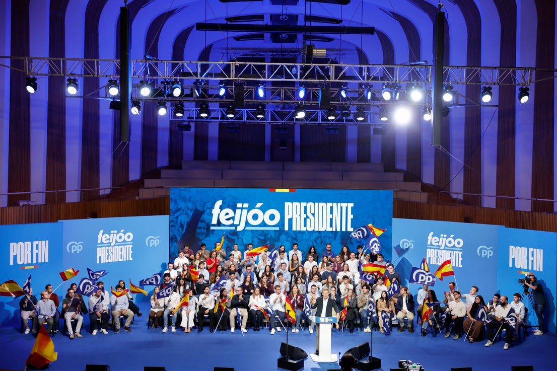FOTOS | Feijóo arranca su precampaña en Valencia con el PPCV