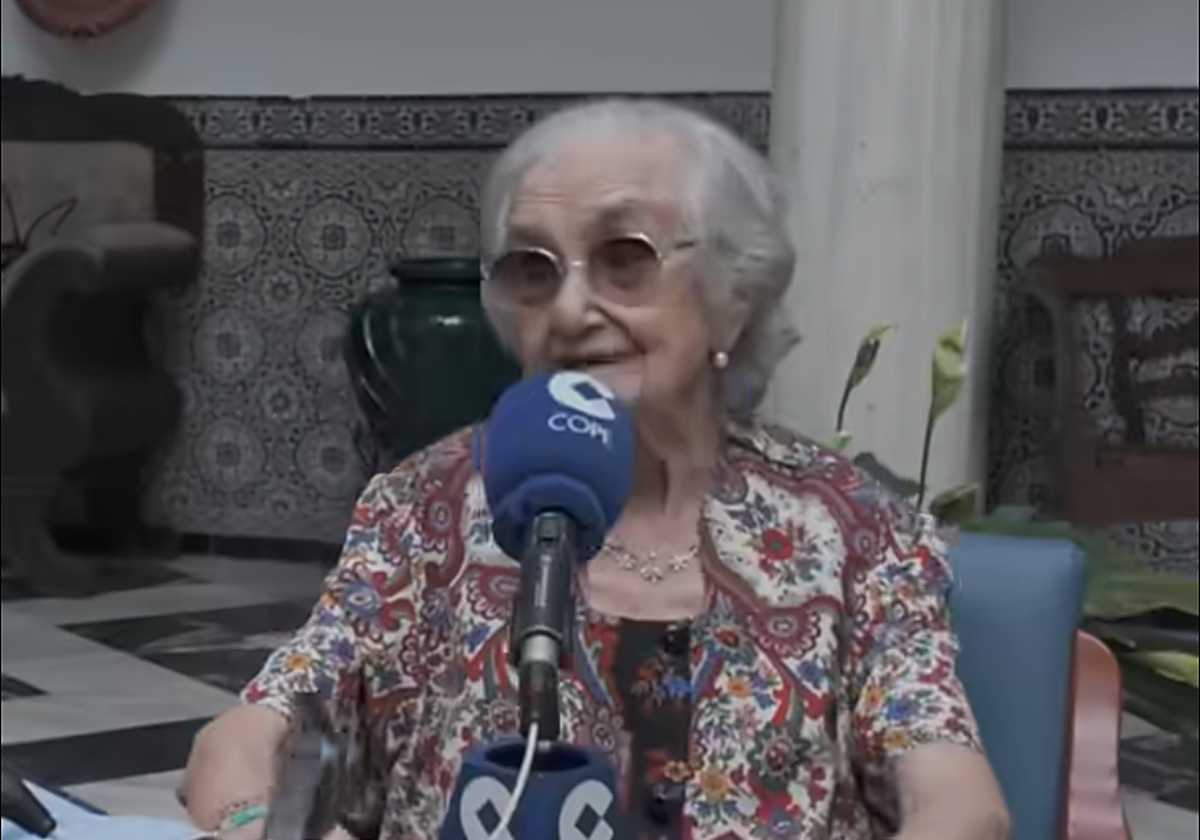 Luisa, de 101 años, durante su entrevista con Alberto Herrera en 'Herrera en COPE'.