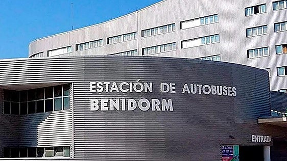El viaje en bus entre Benidorm y Madrid que casi acaba a machetazos