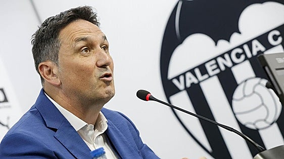 Braulio Vázquez desvela qué posición buscan en el mercado de fichajes y si acudirá al de jugadores libres