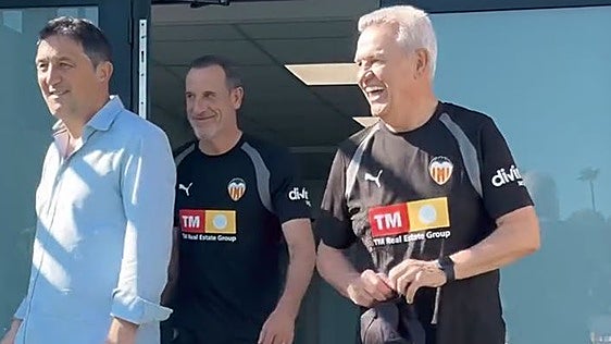 Javier Aguirre ya manda en Paterna tras dirigir su primer entrenamiento