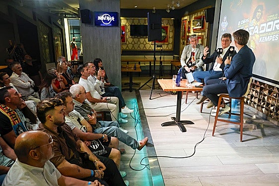 Kempes, durante la entrevista en Hard Rock Café Valencia.