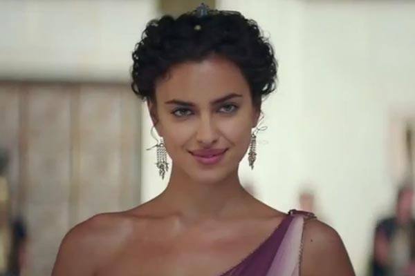 Irina Shayk, semidesnuda en &#039;Hércules&#039;