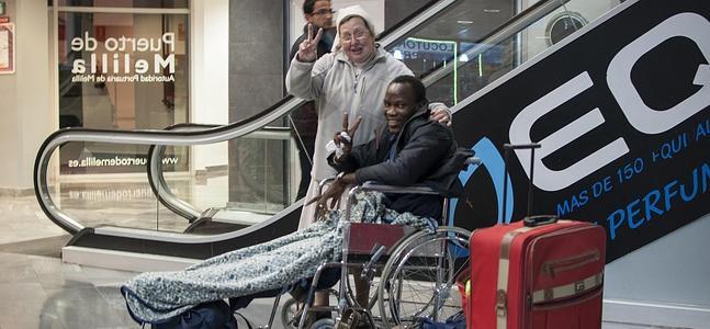 Abdoulaye, parapléjico por querer saltar la valla, será tratado en España gracias a un visado humanitario