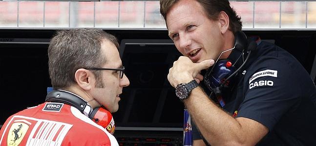 Domenicali (i) conversa con Horner (d). / Murad Sezer (Reuters)