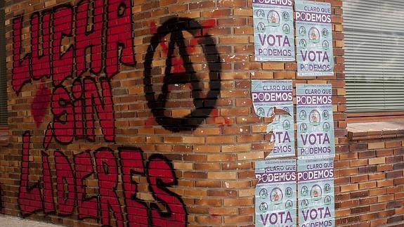 Fachada del edificio de la Facultad de Ciencias Políticas de la Complutense. 