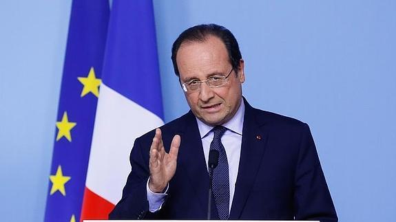 El presidente francés, Francois Hollande, habla durante una rueda de prensa