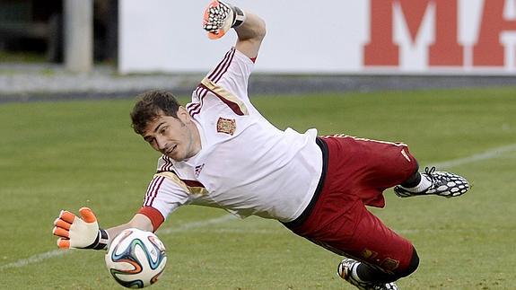 Casillas, portero de la selección española. 