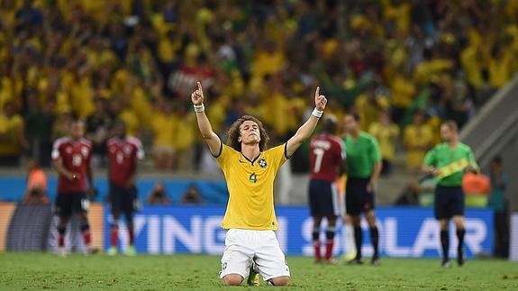 David Luiz celebra el triunfo de Brasil sobre Costa Rica. 