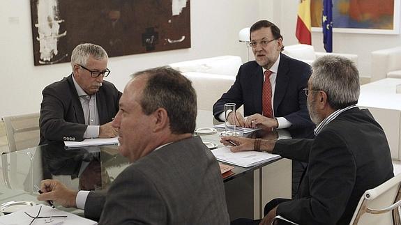 Mariano Rajoy se ha reunido con los máximos responsables de UGT y CC OO, de la CEOE y Cepyme. 