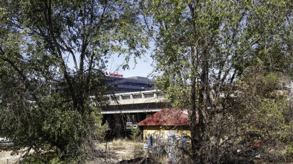 Lugar cercano al barrio de Hortaleza donde ayer fue encontrada la niña de siete años y nacionalidad española que fue raptada horas antes en un parque del distrito de Ciudad Lineal