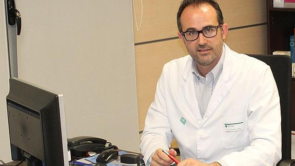 El doctor Vicente Alonso, de la Academia Española de Dermatología (AEDV). 