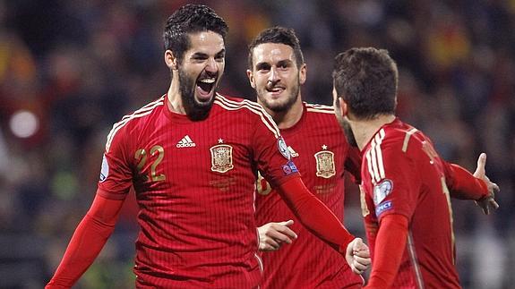 Isco celebra su gol junto a Jordi Alba. 