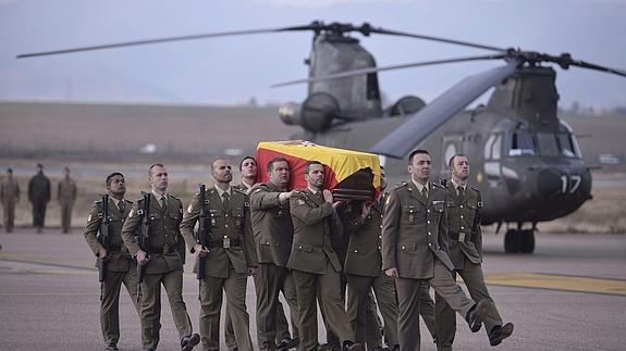 El féretro del cabo Soria Toledo,que falleció en Líbano. 