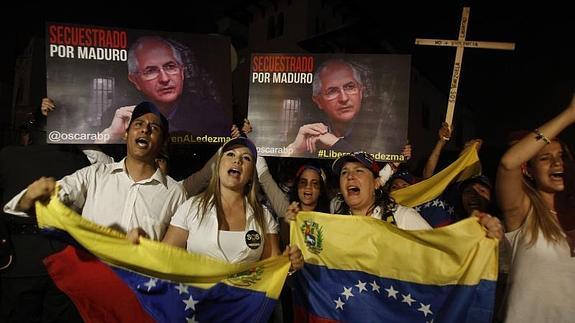 Protesta de los partidarios del alcalde de Caracas, detenido la semana pasada. 