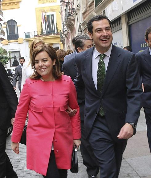 Soraya Sáenz de Santamaría y Juanma Moreno. 