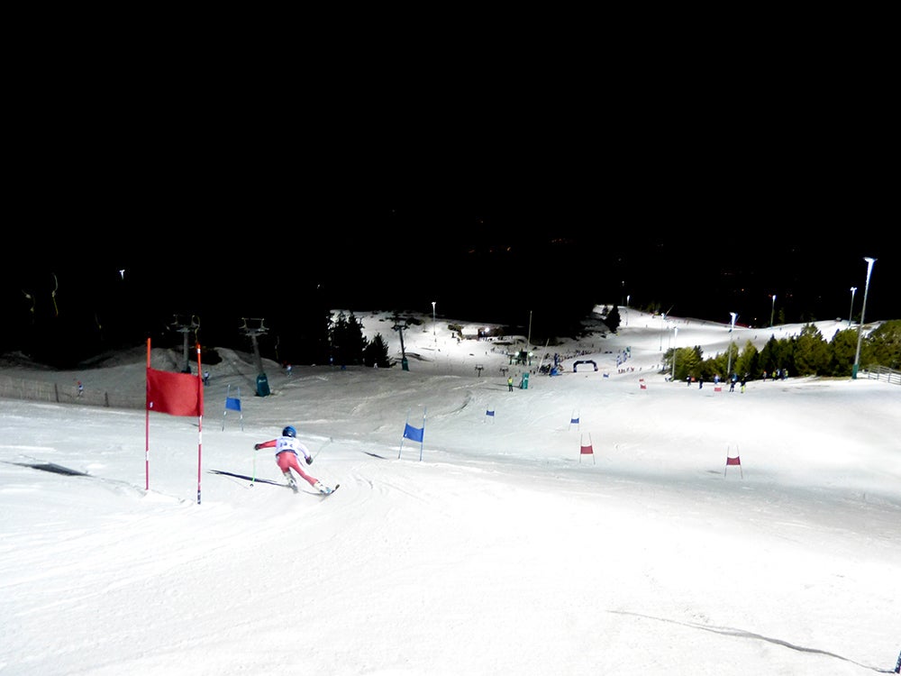 Pista 'La Pleta' durante una competición en una jornada de esquí nocturno