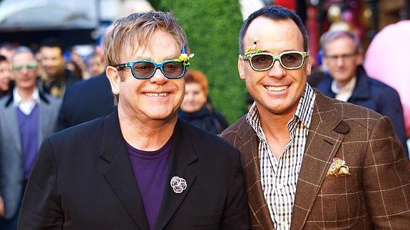 Elton John y su marido David Furnish. 