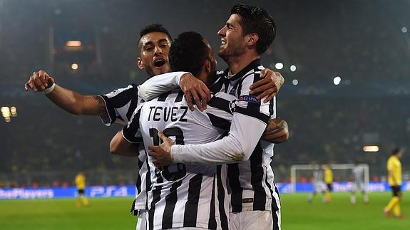 Los jugadores de la Juventus celebran un gol. 