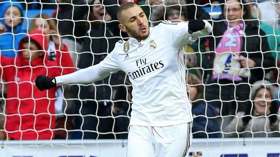 Benzema celebra un gol. 