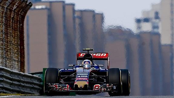 Carlos Sainz rueda en China. 