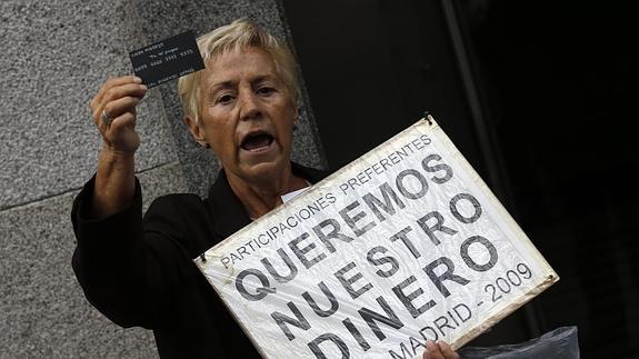 Una afectada por las preferentes de Caja Madrid. 