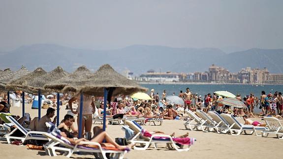 Playa de La Malvarrosa en Valencia.