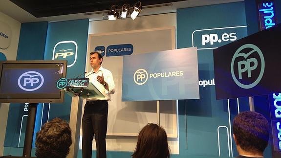 Fernando Martínez-Maillo presenta el nuevo logo del PP.