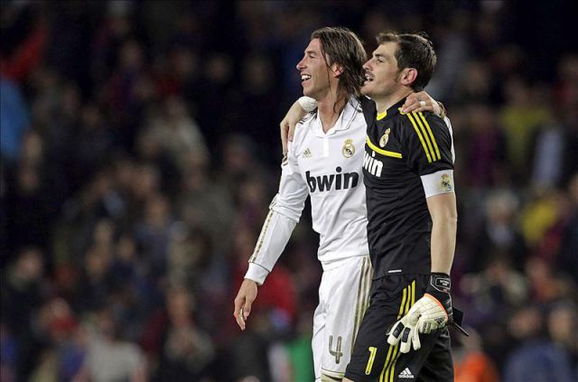 Ramos y Casillas celebran una victoria contra el Barça. 