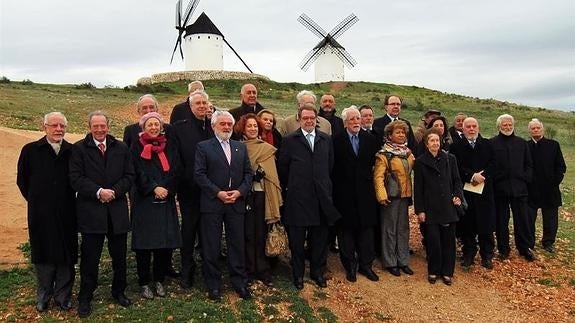 Académicos de la Real Academia Española, en un encuentro en La Mancha.