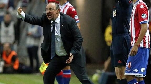 Rafa Benítez, durante el partido ante el Sporting de Gijón. 