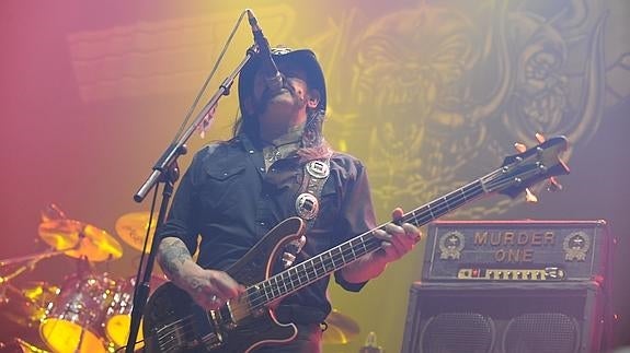 Lemmy Kilmister en un concierto en Barakaldo, en 2011.