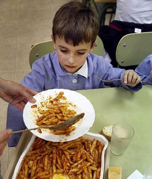En el colegio los factores de riesgo para las alergias se multiplican debido a la comida en los comedores, entre otros factores.