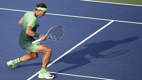 Rafa Nadal celebra un punto ante Diego Schwartzman. 