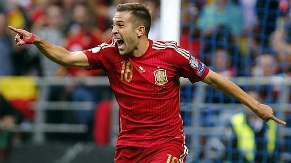 Jordi Alba celebra el primer gol. 