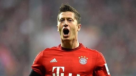 Robert Lewandowski celebra uno de sus cinco goles ante el Wolfsburgo. 