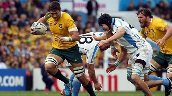 Momento del partido entre Australia y Uruguay. 