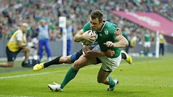 El irlandés Tommy Bowe, en una acción ante Rumanía. 