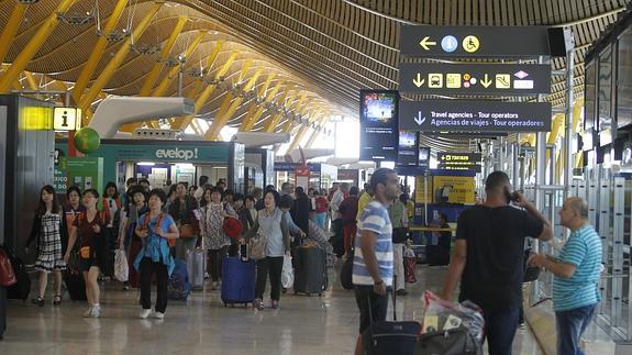 La T4 de Barajas durante una jornada de huelga de los controladores aéreos.