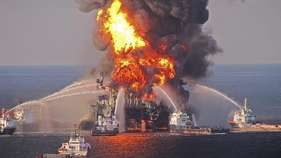 Explosión de la plataforma 'Deepwater Horizon'. 