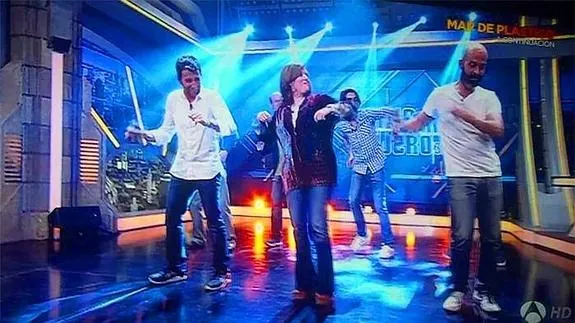 Soraya Sáenz de Santamaría baila en 'El Hormiguero'.