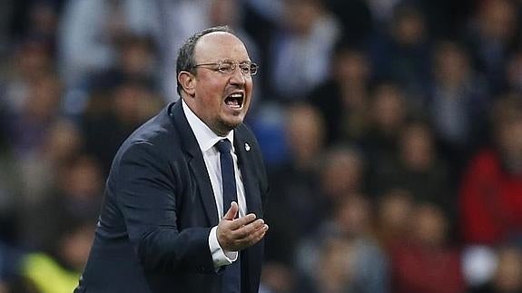 Rafa Benítez durante el partido ante el PSG. 