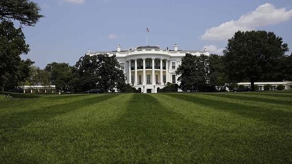 Vista sur del exterior de la Casa Blanca, en Washington (EEUU).