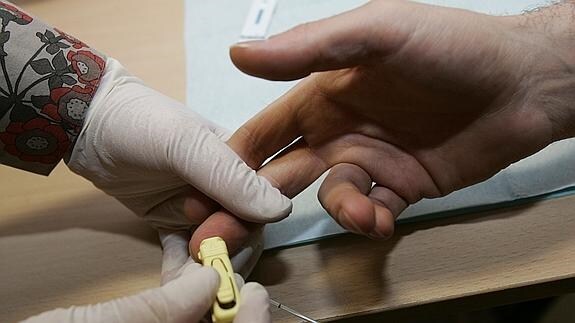 Un paciente se realiza la prueba del sida.