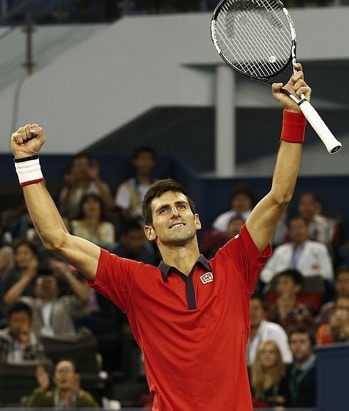 Djokovic celebra su victoria en Shanghái. 